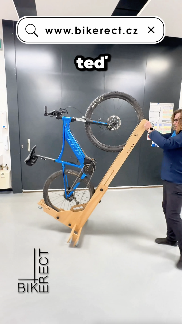 Manipulace s elektrokolem - BIKERECT umožňuje snadnou manipulaci i s těžkým elektrokolem. Díky pákovému efektu, ho snadno zvednete do svislé polohy a celou sestavu lehce převezete na určené místo.
